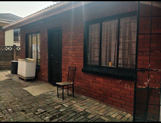3 BEDROOM HOUSE FOR SALE IN RAISETHORPE